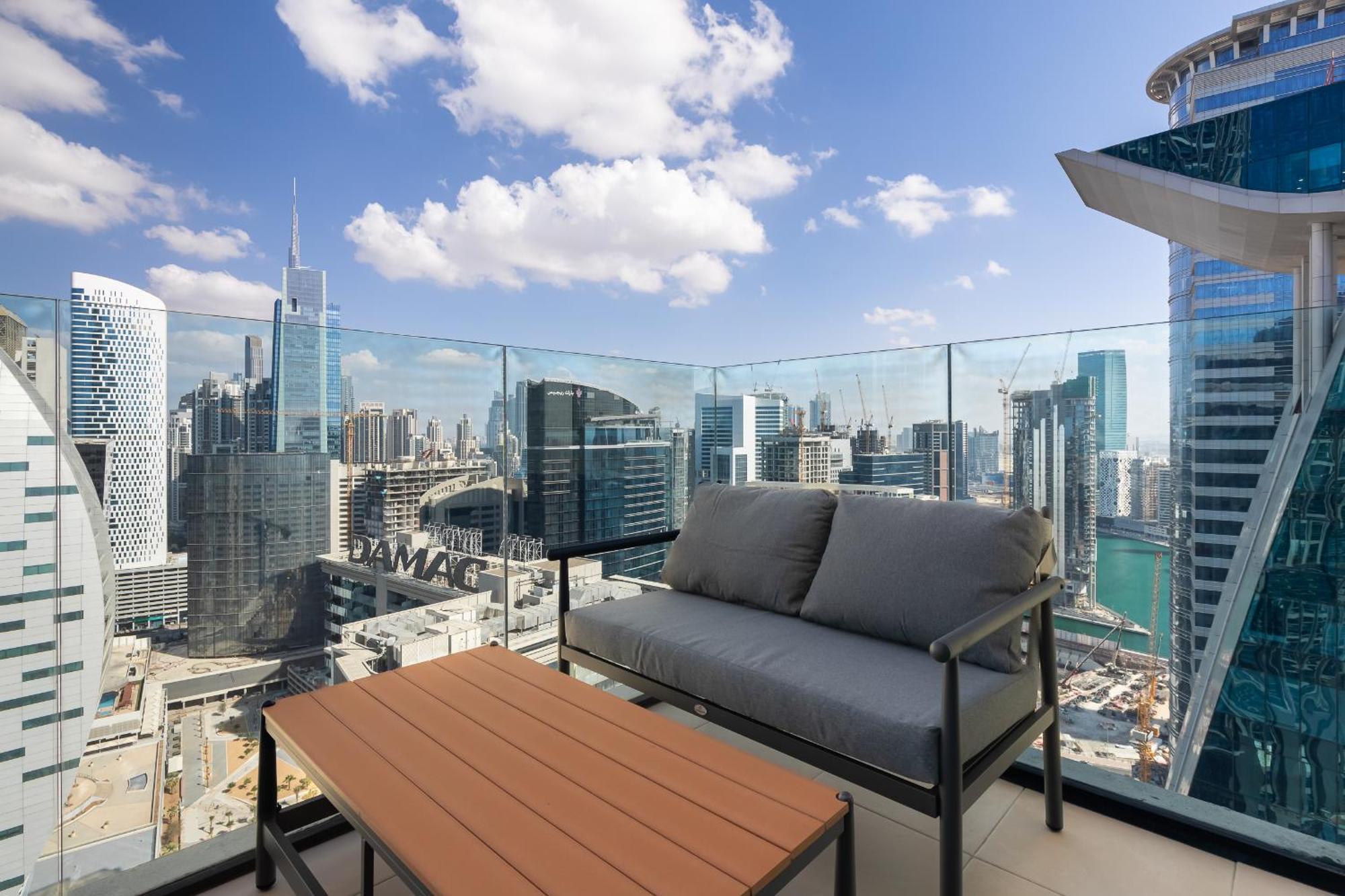 شقة Simply Comfort In Missoni Floor With Sea, Canal And Burj Khalifa Views *